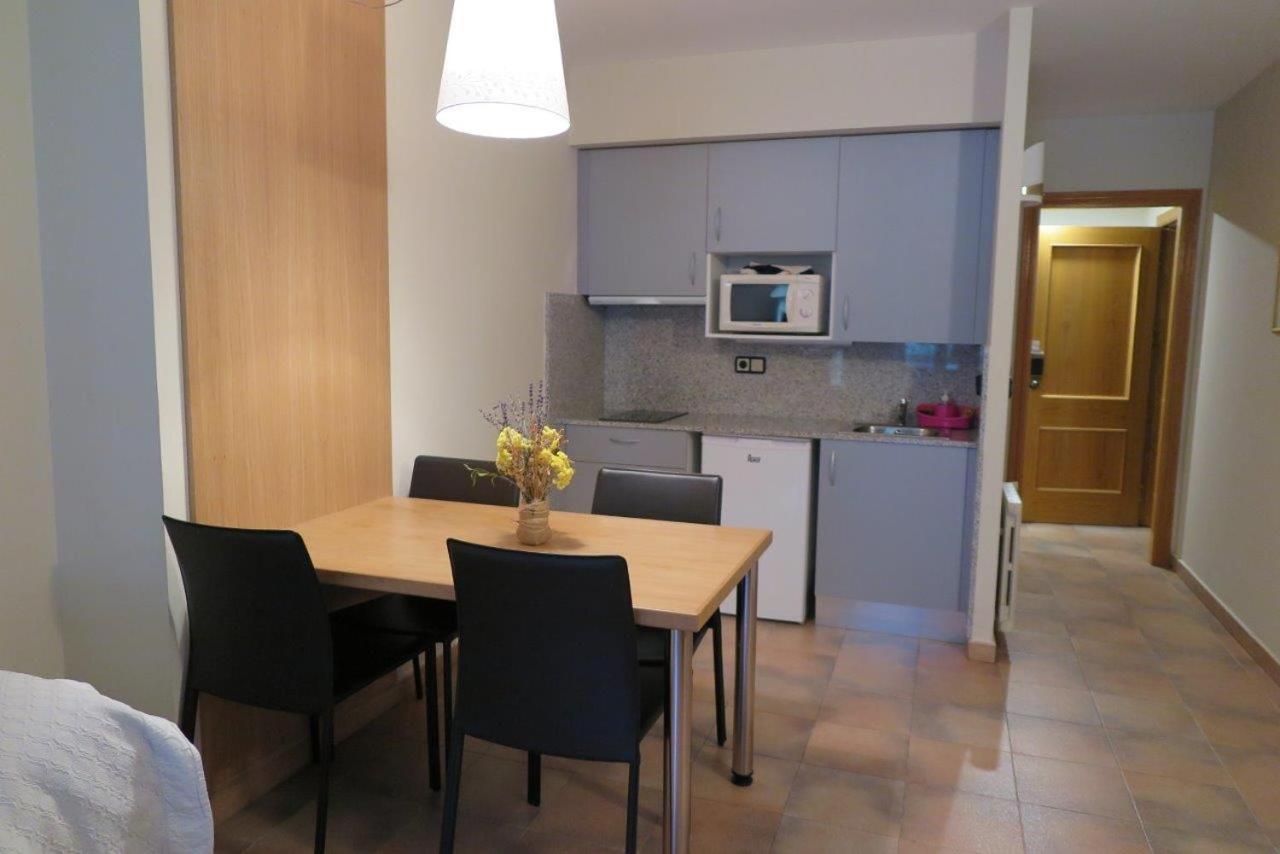Aparthotel El Serch Andorra la Vella Bagian luar foto