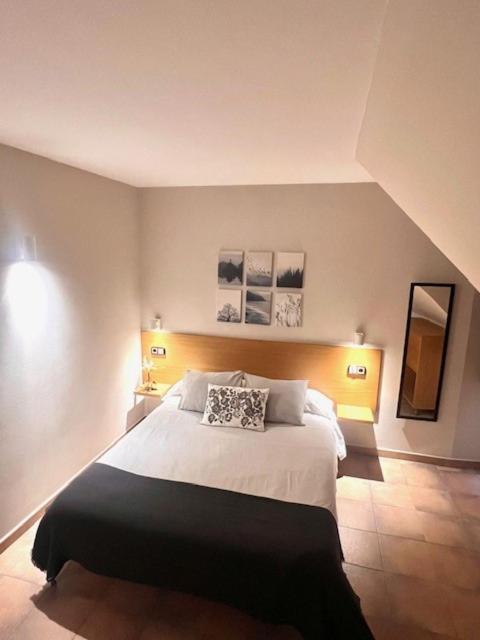 Aparthotel El Serch Andorra la Vella Bagian luar foto