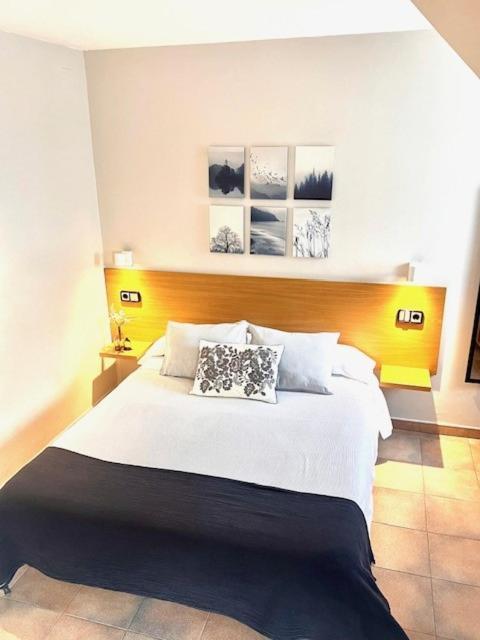Aparthotel El Serch Andorra la Vella Bagian luar foto