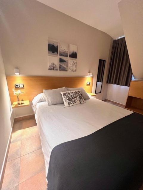 Aparthotel El Serch Andorra la Vella Bagian luar foto