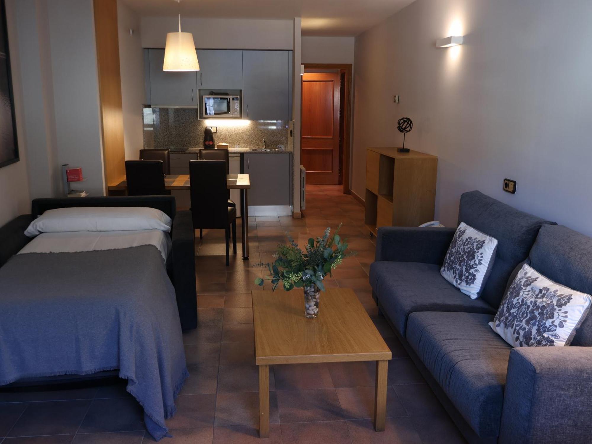 Aparthotel El Serch Andorra la Vella Bagian luar foto