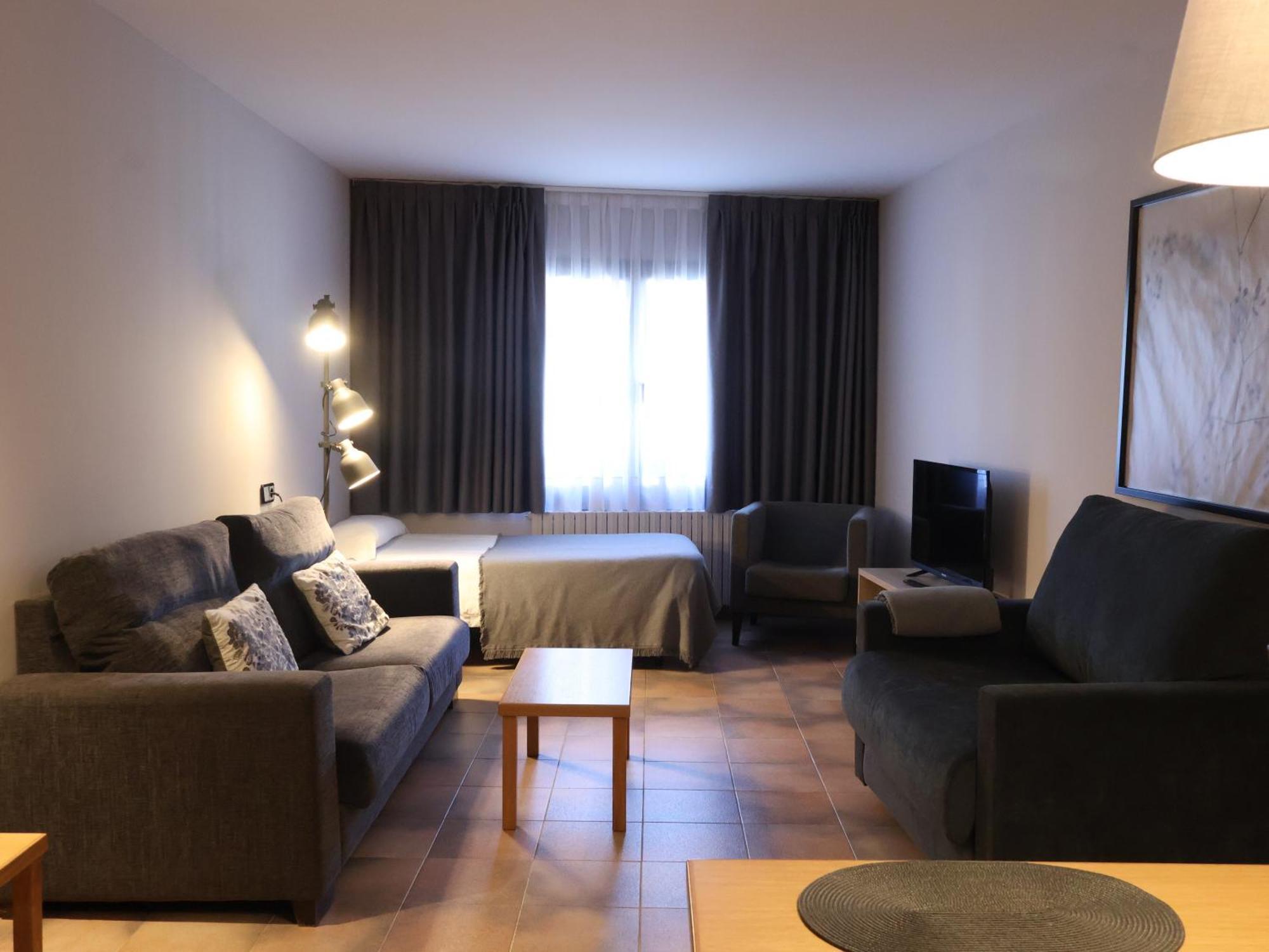 Aparthotel El Serch Andorra la Vella Bagian luar foto