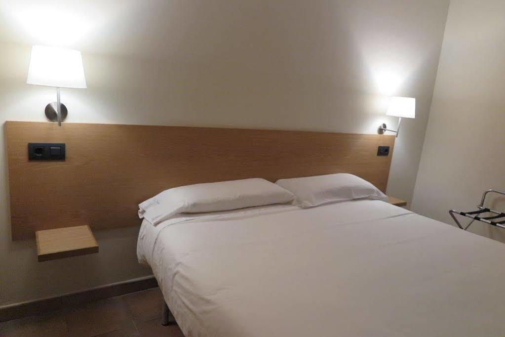 Aparthotel El Serch Andorra la Vella Bagian luar foto