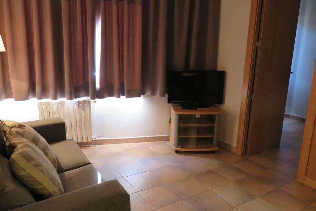 Aparthotel El Serch Andorra la Vella Bagian luar foto