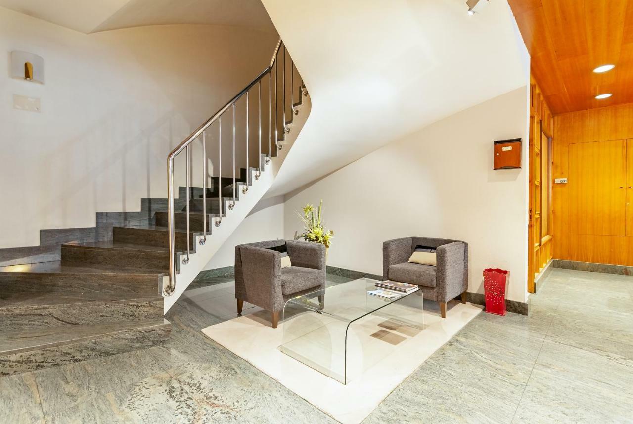Aparthotel El Serch Andorra la Vella Bagian luar foto
