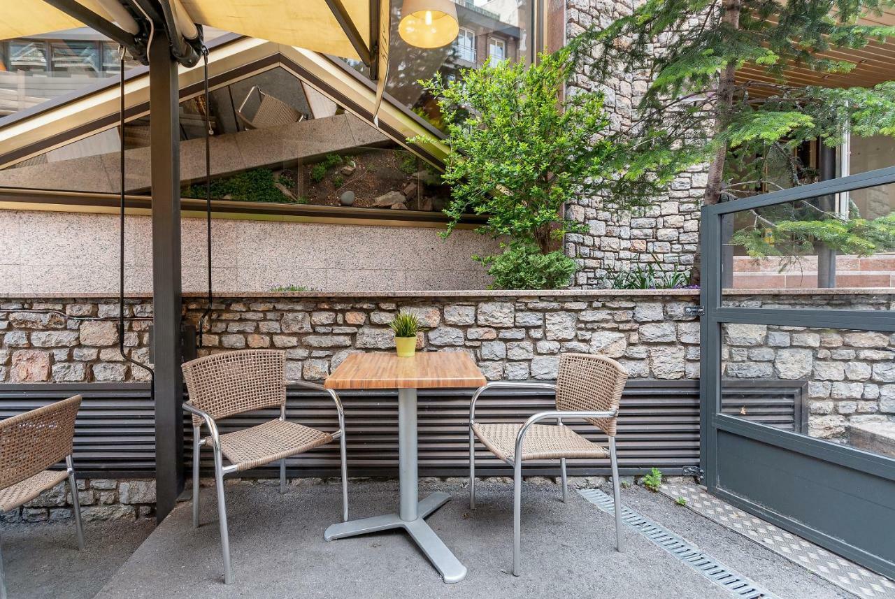 Aparthotel El Serch Andorra la Vella Bagian luar foto